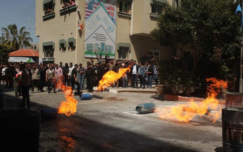 بالصور: الكلية الجامعية تنفذ أوسع مناورة إخلاء بمبانيها