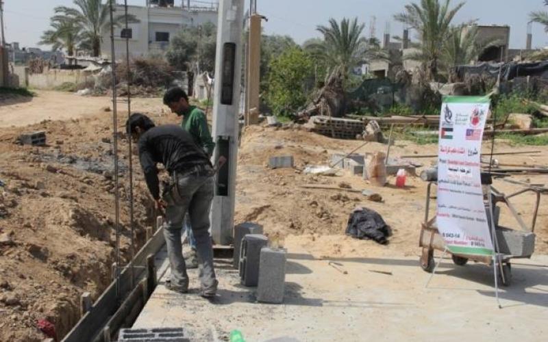 "نسيج" تستكمل مشروع ملعب السلة بالمغازي