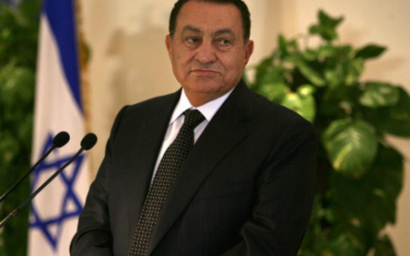 الثورة تضع مبارك ونجلية في السجن