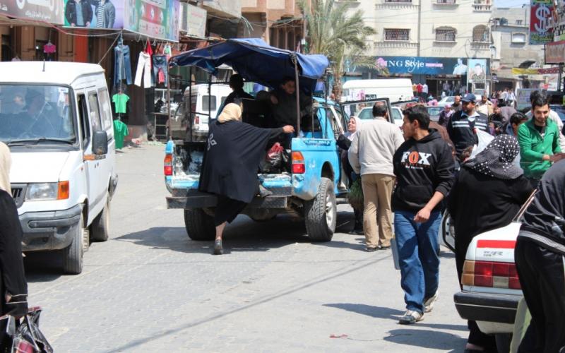 صور.. الشرطة والكتلة يواصلان نقل المواطنين