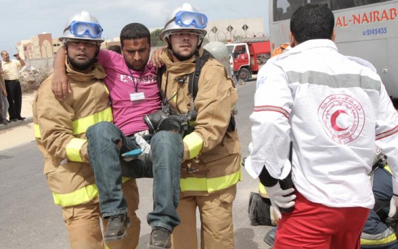صور مناورة للدفاع المدني والإسعاف في خانيونس