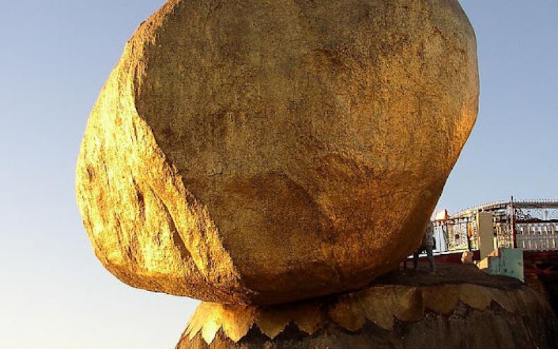 صور: أغرب 10 صخور حول العالم