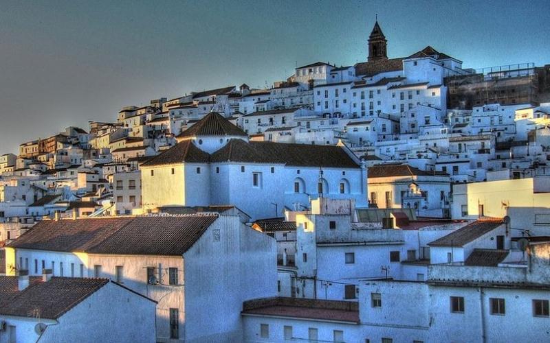 صور: المدينة البيضاء في الأندلس