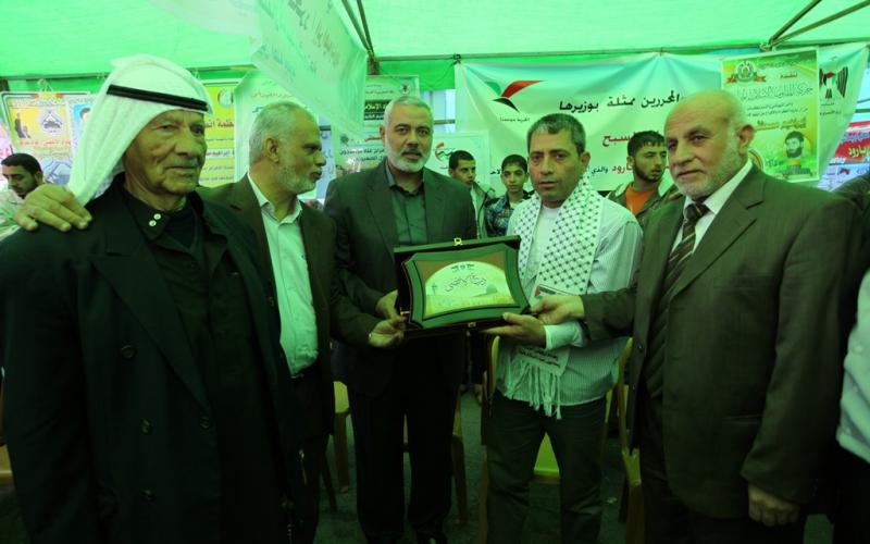 صور: هنية يزور المحرر بارود