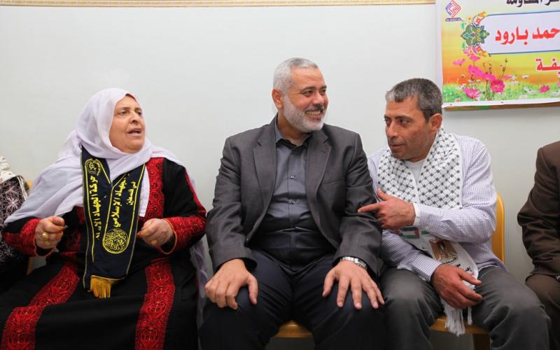 صور: هنية يزور المحرر بارود