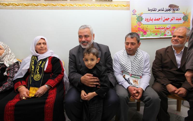 صور: هنية يزور المحرر بارود