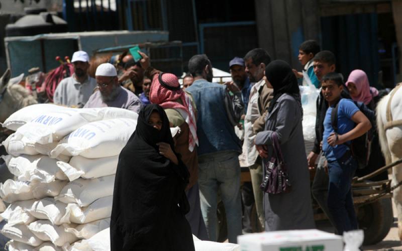 صور: استئناف توزيع مساعدات "أونروا" بغزة