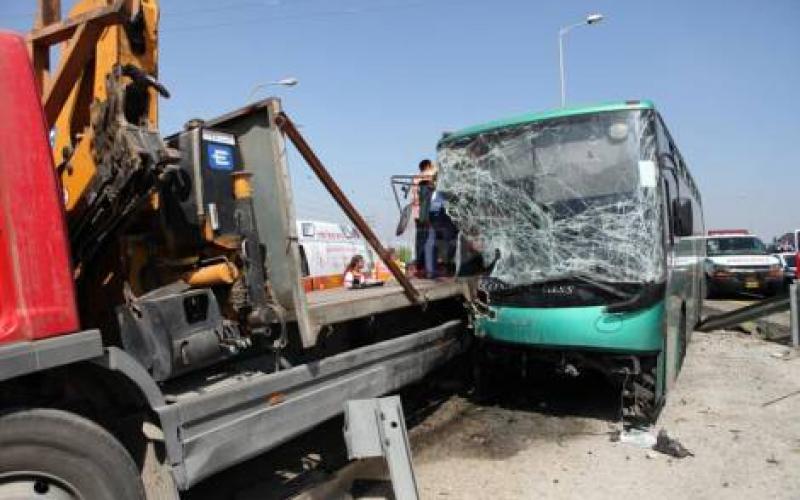 بالصور: مقتل 6 إسرائيليين بحادث شاحنة سائقها فلسطيني