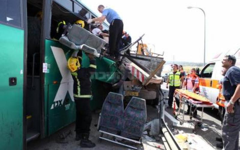 بالصور: مقتل 6 إسرائيليين بحادث شاحنة سائقها فلسطيني