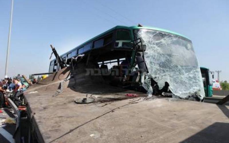 بالصور: مقتل 6 إسرائيليين بحادث شاحنة سائقها فلسطيني