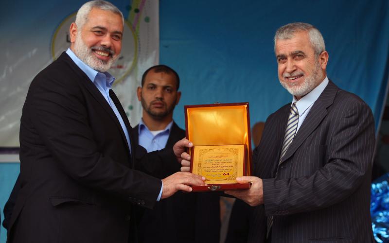 صور: هنية يزور معهد الأمل للأيتام