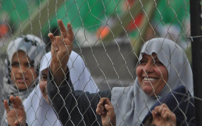 صور: عرض يحاكى الانتفاضة الشعبية بغزة
