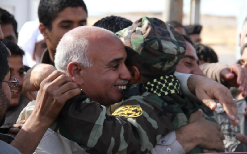 صور: الإفراج عن الأسير "أبو سليسل" بالوسطى