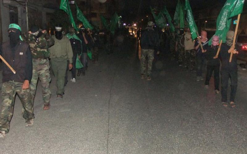 صور:حماس تنظم مسيراً للأسرى بدير البلح
