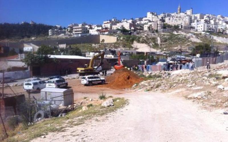 بالصور:  الاحتلال يهدم منزلاً في القدس