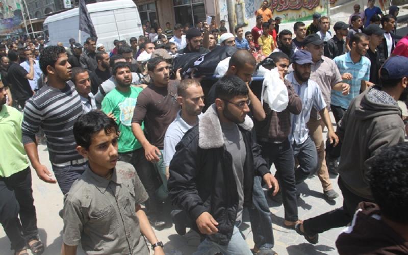 بالصور: تشييع جثمان الشهيد المسحال