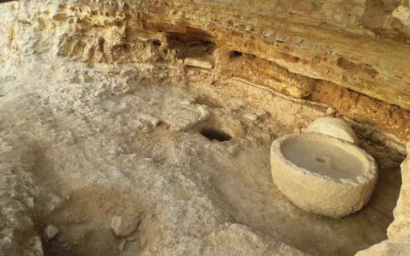 بالصور: الاحتلال يسرق ويزوّر آثار القدس