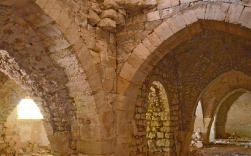 بالصور: الاحتلال يسرق ويزوّر آثار القدس