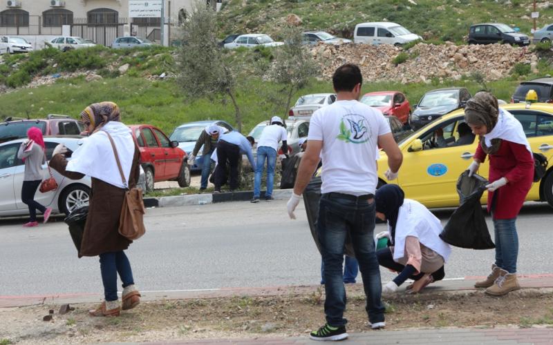 بالصور: حملة خضراء بجامعة النجاح بنابلس