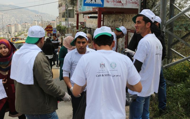 بالصور: حملة خضراء بجامعة النجاح بنابلس