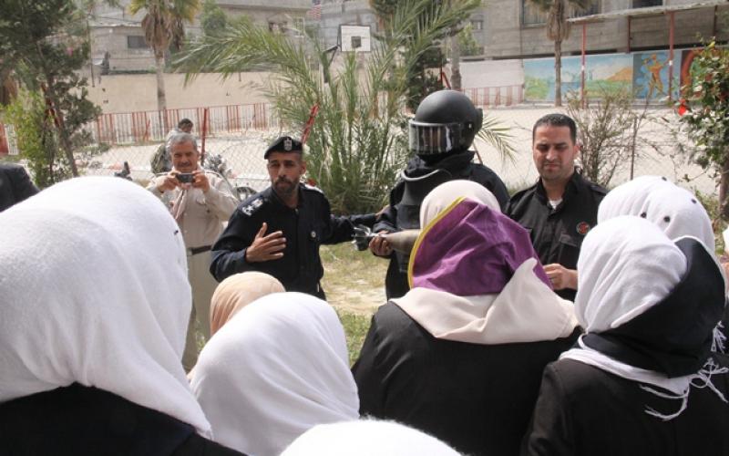 صور: حملة توعوية من مخلفات الحرب بخانيونس