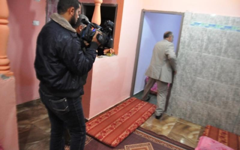 صور: حماس تسلّم 11 منزلاً بعد ترميمها برفح