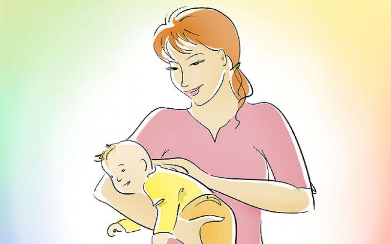 بالصور: الطريقة الصحيحة لحمل الطفل‎