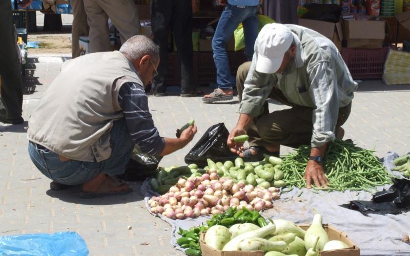 بالصور: الأسواق الشعبية.. مصدر رزق لا ينقطع