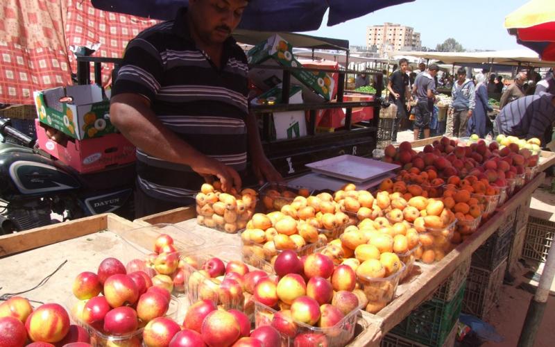 بالصور: الأسواق الشعبية.. مصدر رزق لا ينقطع