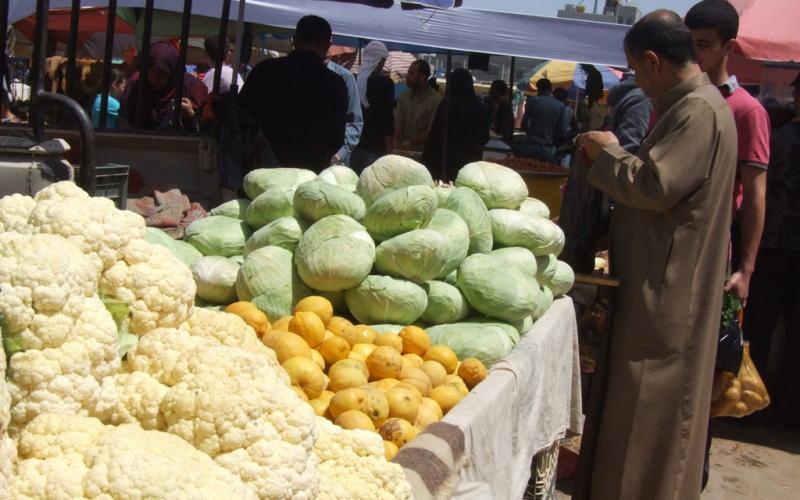 بالصور: الأسواق الشعبية.. مصدر رزق لا ينقطع