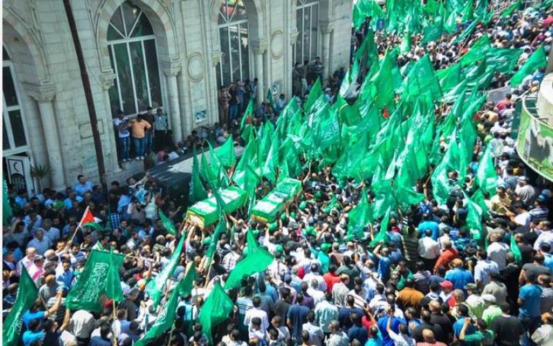 صور: جماهير غفيرة تشيع جثماني "عوض الله"