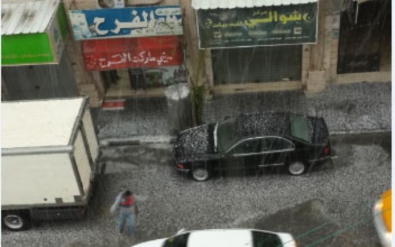 صور: الأبيض يكسو غزة في إبريل