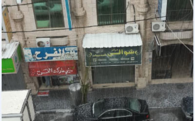 صور: الأبيض يكسو غزة في إبريل