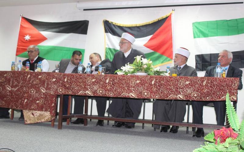 بالصور: أوقاف القدس تستلم سيارة نقل الموتى