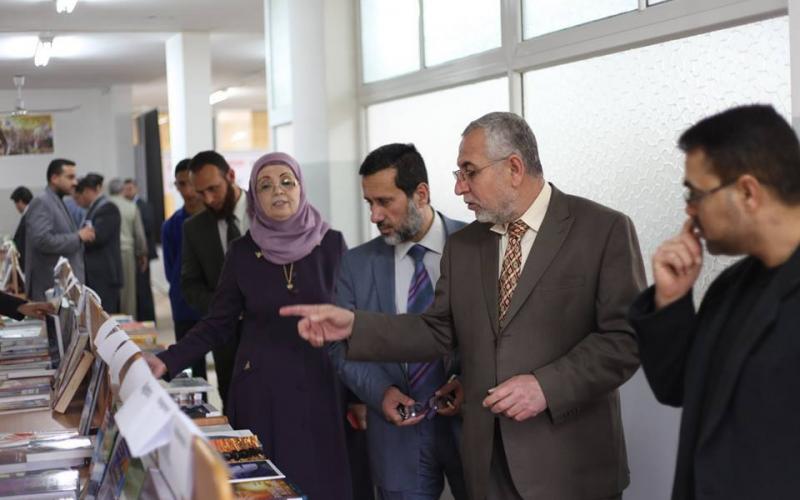بالصور: "الأقصى"تفتتح معرض الكتاب الـ11