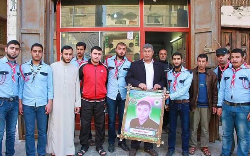 صور: كشافة المغازي تكرم عوائل الأسرى