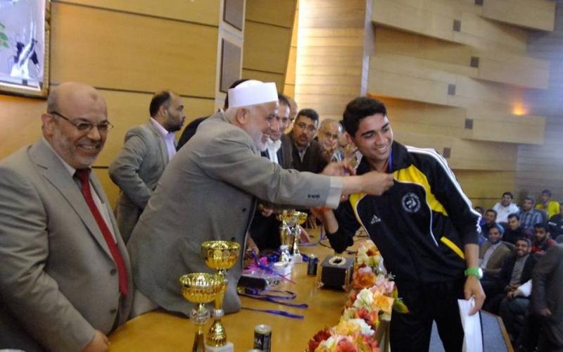 بالصور: حماس تنظم سباق الضاحية بخانيونس