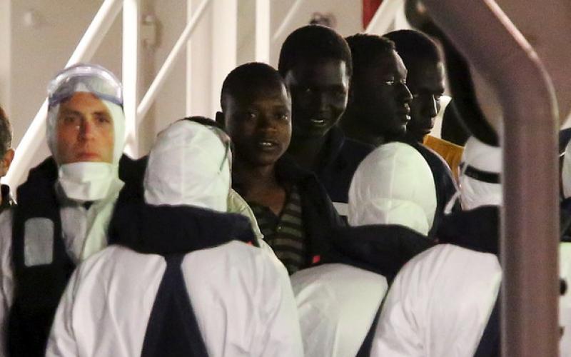صور: كارثة غرق 800 مهاجر بالمتوسط