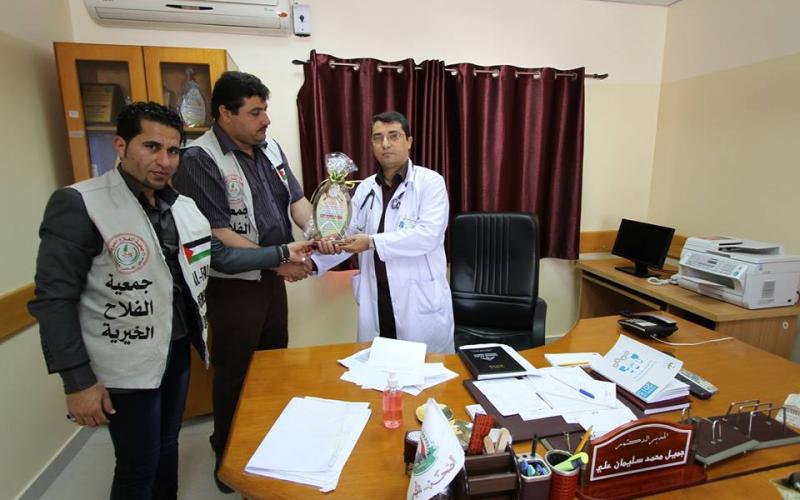 صور: "بادر" توزع هدايا على أطفال مرضى
