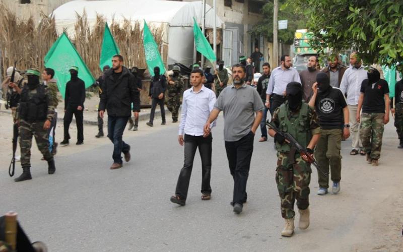 بالصور: حماس تزور منزل الاستشهادي أبو سمرة