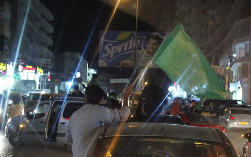 صور: مسيرة برام الله للاحتفال بفوز الكتلة