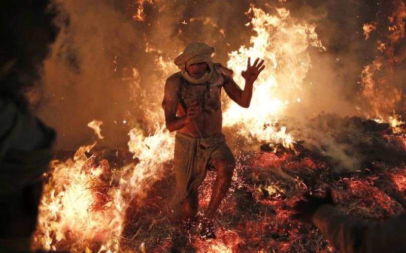 صور: الرقص على حافة الموت