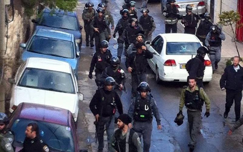 بالصور: اعتقال 8 مقدسيين وتمديد 3 آخرين
