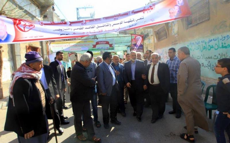 صور: هنية يعزي في وفاة المناضل "جبر"