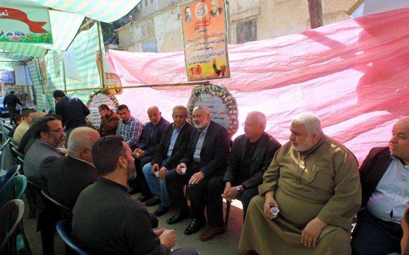 صور: هنية يعزي في وفاة المناضل "جبر"