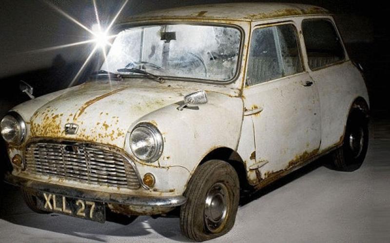 صور.. العثور على أقدم سيارة Mini
