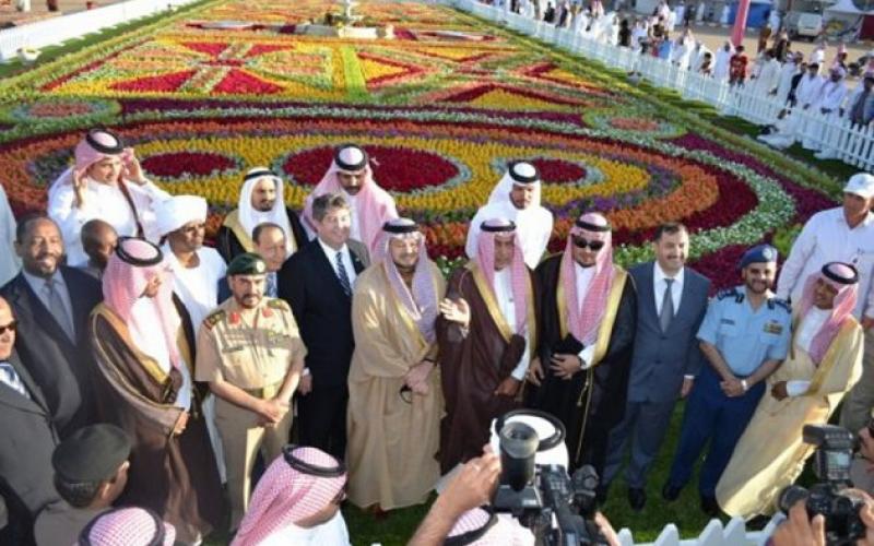 أكبر سجادة زهور في العالم بالسعودية (صور)