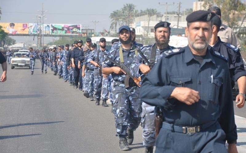بالصور.. مسير للشرطة ابتهاجا بنصر الأسرى