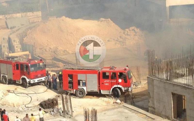 بالصور .. حريق هائل في مجمع وزارات رام الله