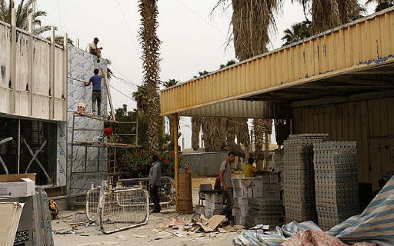 صور.. عملية تطوير وتحسين معبر رفح